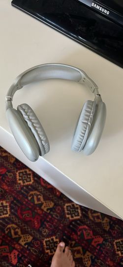 Head phones