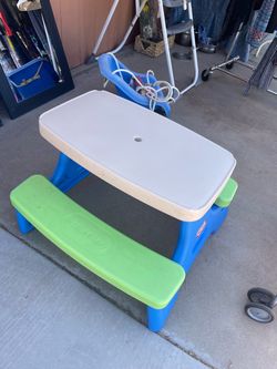 Toddler  picnic table