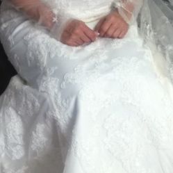 Wedding dress And FREE bolero Train - Best Offer Goes!!