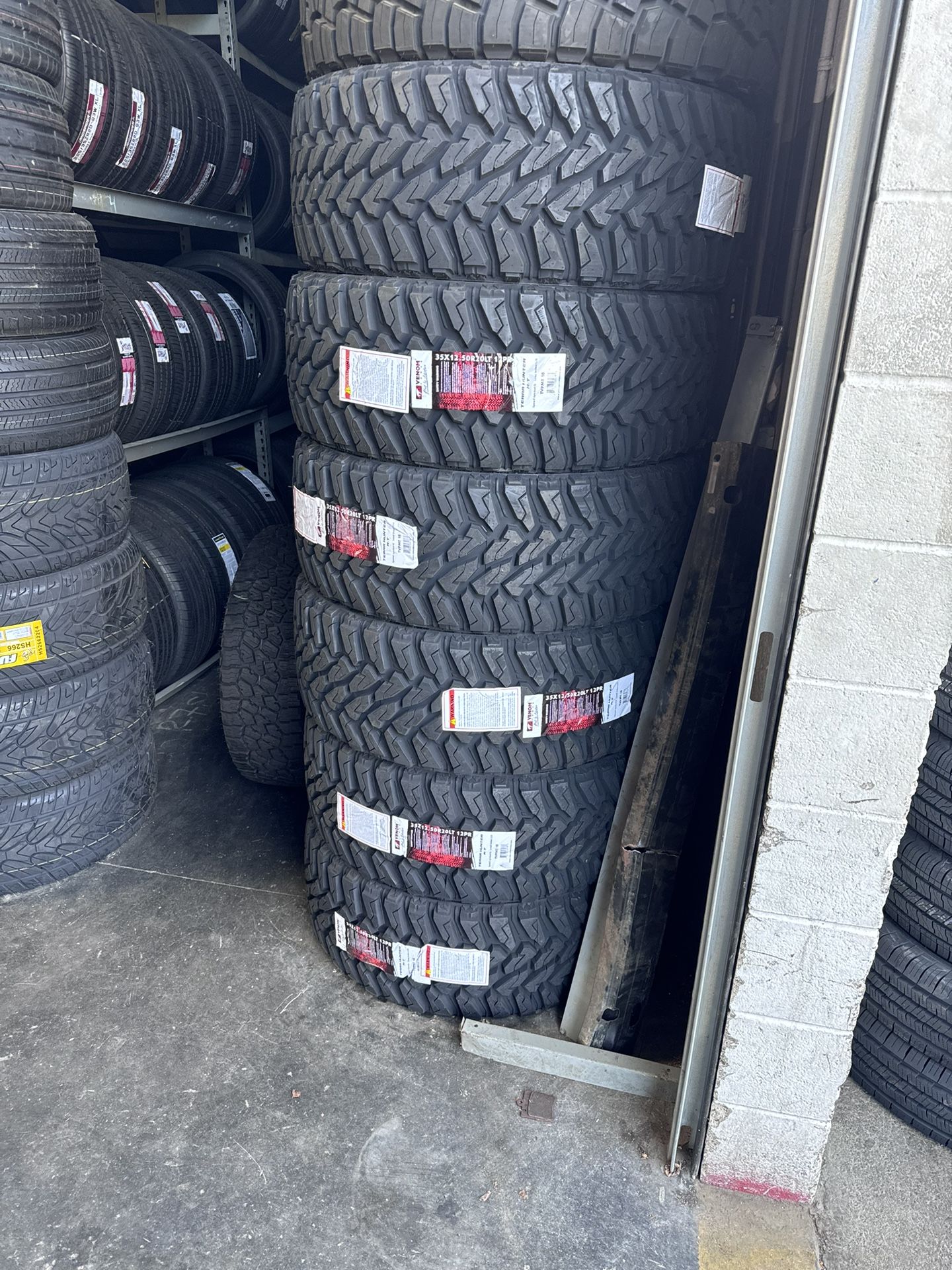 35X12.50R20 SET OF 4 VENOM MUD TIRES WITH INSTALLATION LOWEST PRICE IN TOWN