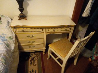 A Nice  Desk Perfect For A Young Person That Needs Small Space In A Bedroom Selling It  