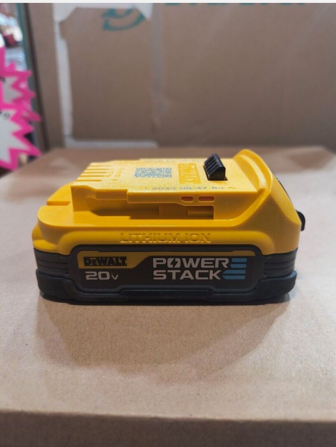 DEWALT DCBP034 1.7 Ah Lithium Ion Compact Battery
