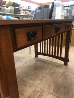 Nice wood work desk great for kids room or office.