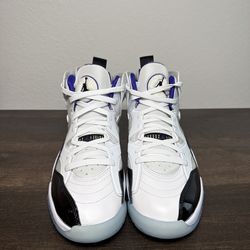 Nike Jumpman Two Trey, White/Black/Dark Concord size 9