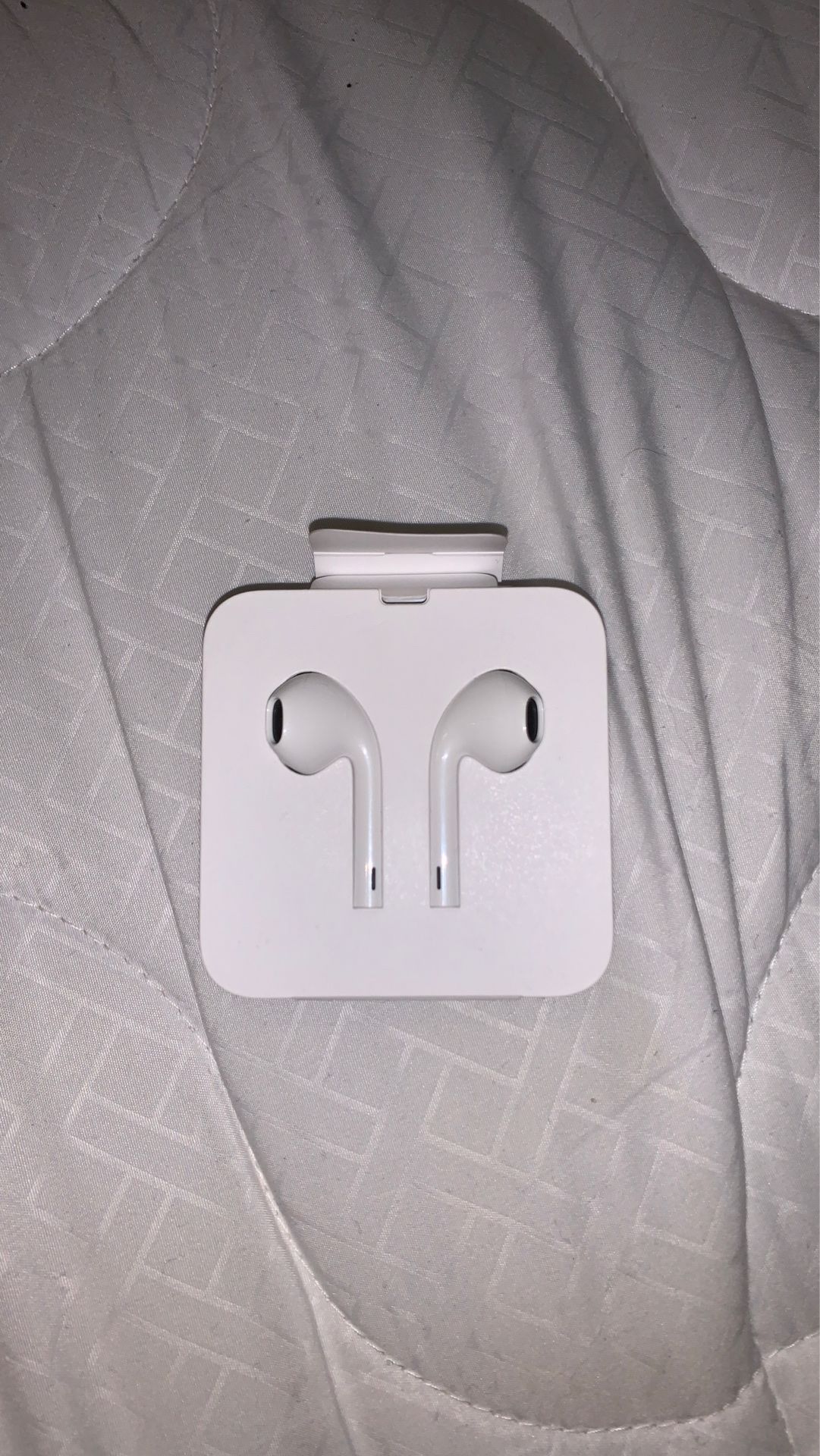 Apple headphones *BRAND NEW*
