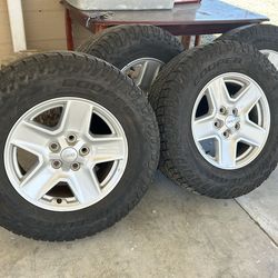 LT 245/75/R17