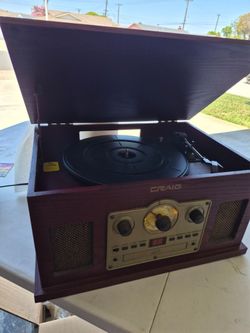 Craig Vintage-Style Record Player / Radio / CD Player - As Is - $20