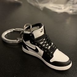 Realistic Shoe Keychain *REAL Shoe laces*