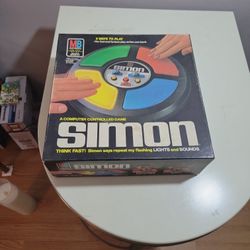 Simon Electronic Vintage Game Milton Bradley 1978 In Box  
