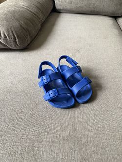 Oshkosh Sandals Size 10