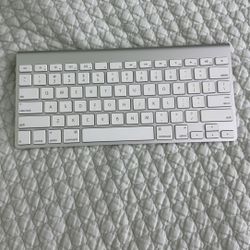 White Apple Keyboard Wireless 