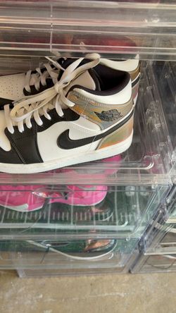 Air Jordan 1 Mid Sneakers