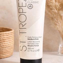 St. Tropez Gradual Tan Classic Daily Firming Lotion Medium/Dark 6.7 oz 200ml New