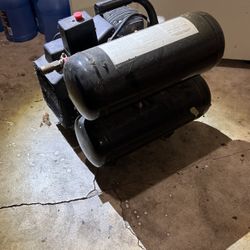 Central Pneumatic Air Compressor - 2hp