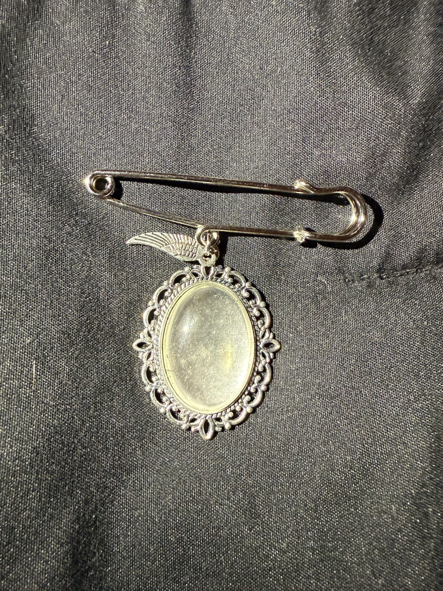 Memorial Pin