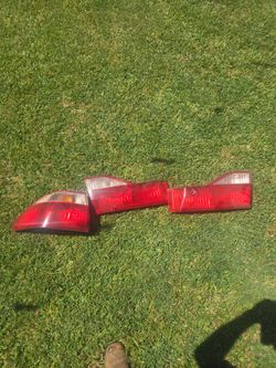 98/2000 honda accord tail lights