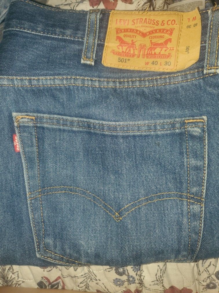 Levis