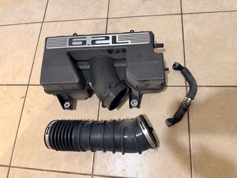 2011 - 2016 FORD F250 F350 SD 6.2L V8 AIR CLEANER RESONATOR BOX AND HOSES