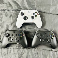 Xbox Wireless Gaming Controller Black Color Play on Xbox, Windows, Android, iOS, VR Headset $40/ea