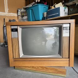 Retro Tube TV 