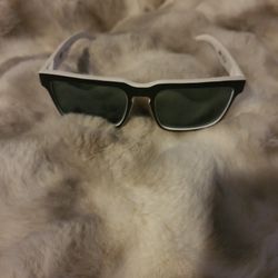 Spy   " HELM" Sunnys