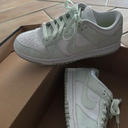 Nike Dunk Low 