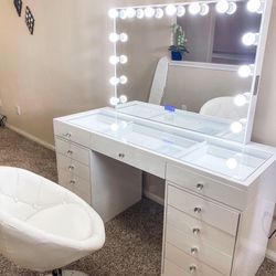 Pretty Pink, White Or Black Makeup Vanity’s - Many Styles, Sizes And Prices - No CREDIT Needed And 0 Money DOWN - SAME DAY DELIVERY 
