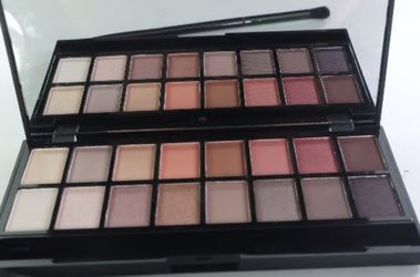 Revolution Eyeshadow Palette