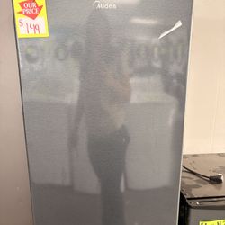 3.3 Cu Ft Mini Fridge 