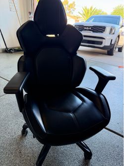 Adjustable gaming chair for sale $100 or best offer