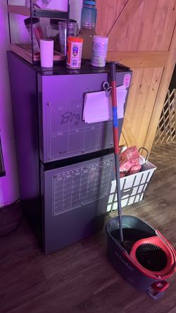 Mini fridge