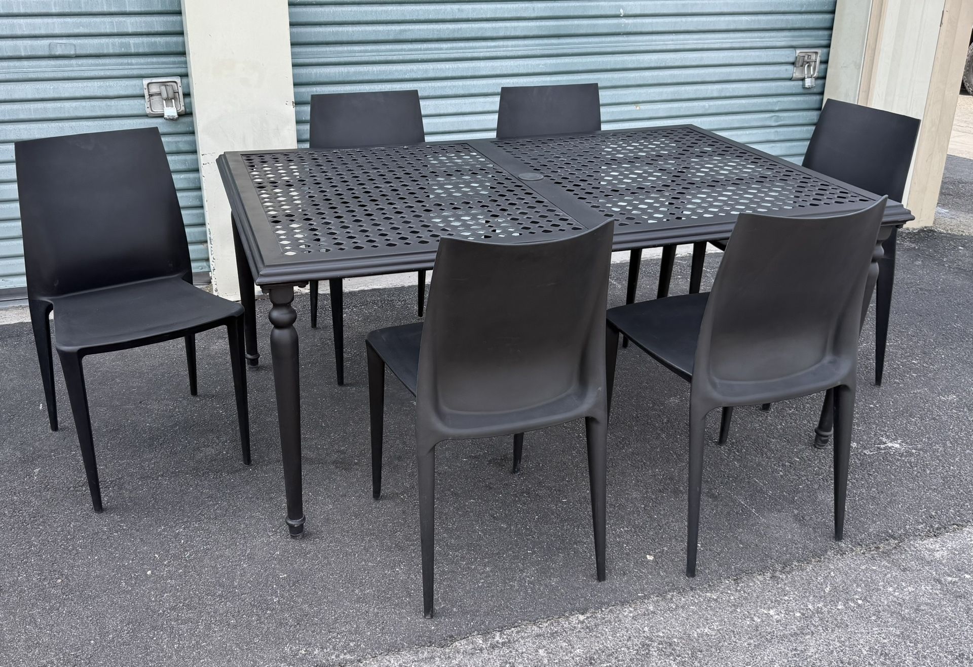 Patio, Outdoor Furniture, 6 Chairs And Table.