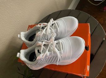 White shoes size 7