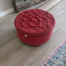 Free Storage Ottoman