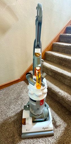 Dyson DC 14 Full Kit Vacuum Cleaner