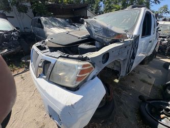 Parting Out 2011 Nissan Frontier King Cab Parts Only