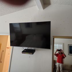 LG TV 56" SMART 