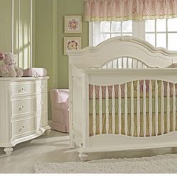 Convertible Crib And Dresser