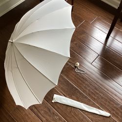 Vintage Henryson White Nylon Umbrella with Sheath - perfect condition