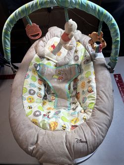 Bright Starts Disney Baby Winnie The Pooh Baby Bouncer Soothing Vibrations Deluxe Infant Seat - Faux Suede, Music, Removable -Toy Bar, 0-6 Months 6-20