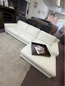 White Leather Sectional Sofa with Right-Facing Chaise DARRIUM