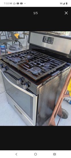 Used stove gas whirlpool work perfect $250 cash