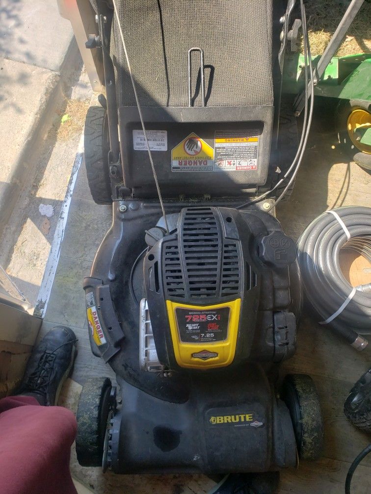Brute  Lawn mower With a 7.25ex