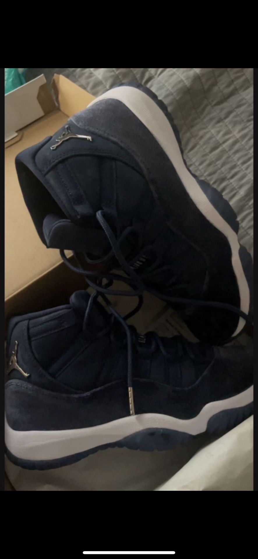 Women Jordan 11 Size 6