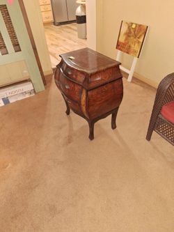 Decorative End Table 