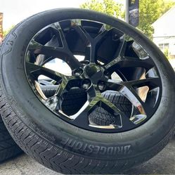 NEW 22 INCH SNOWLFLAKE REPLICA WHEELS AND LIKE NEW TIRES 