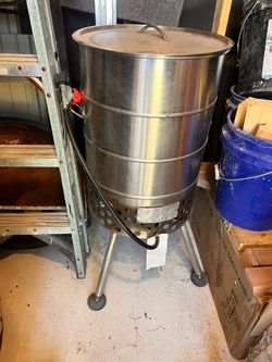 Outdoor Gourmet Crawfish Cooking Pot