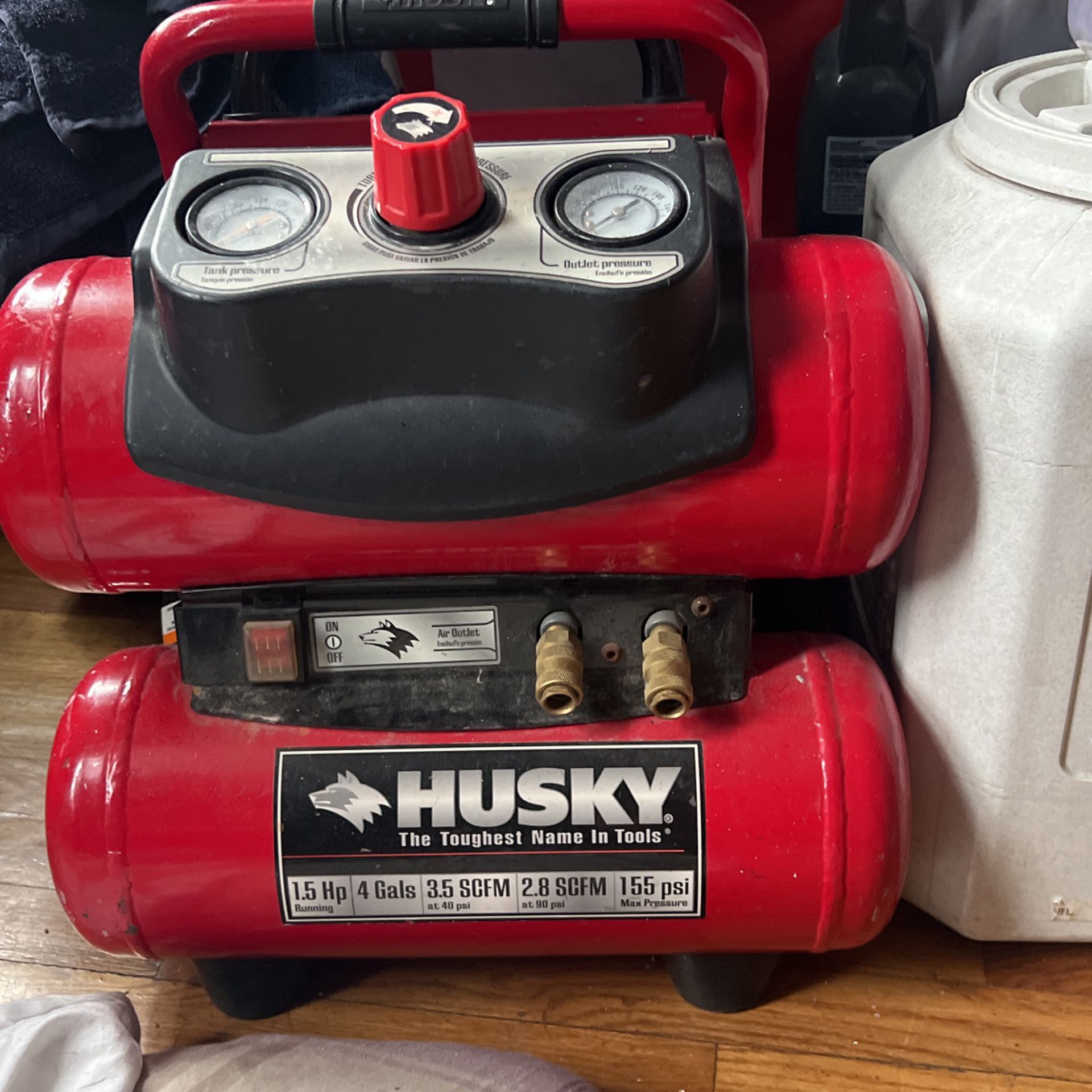 Husky Air Compressor 4 Gallon 155 Psi