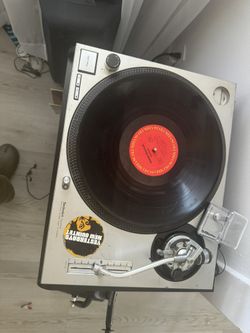 1200 Technique Turntables