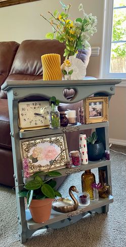 Vintage Upcycled Farmhouse Style Sage Wooden 4 Tier Heart Cut Out Wall Shelf
